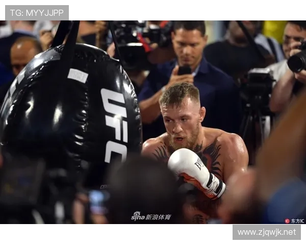 麦格雷戈在家练拳打坏第三面墙了